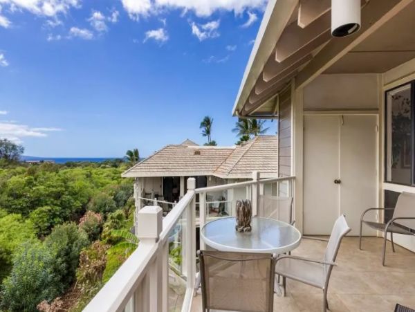 Modern Wailea Vacation Condo Sleeps Two Guests Ocean Views