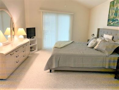 Canal Front 3 Bedrooms Home Sleeps 8 Guests in Marco Island