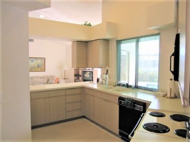 Canal Front 3 Bedrooms Home Sleeps 8 Guests in Marco Island