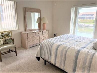 Canal Front 3 Bedrooms Home Sleeps 8 Guests in Marco Island