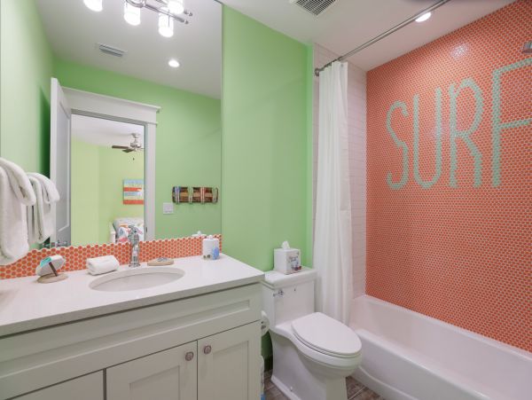 Holmes Beach Vacation Rental Sleeps Six Guests Walk to Beach