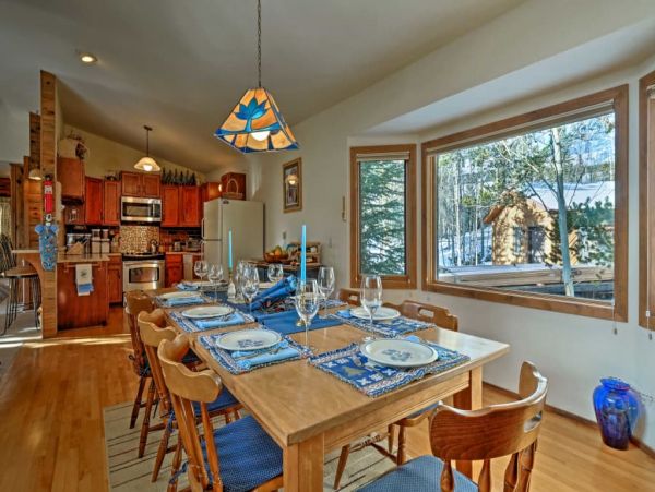 Nestled Just 1 Mile to Lift Cozy 3 Bedroom Home with Hot Tub
