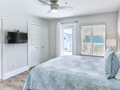 Beachside Four Bedroom Vacation Home in Fort Myers Beach