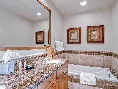Avon Condo 925395 Avon Condo 925395