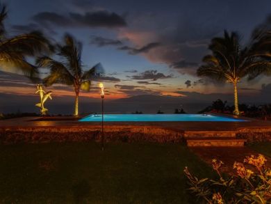 Luxury West Side  Vacation Home Sleeps Eight Guests