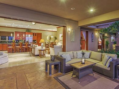 Luxury West Side  Vacation Home Sleeps Eight Guests