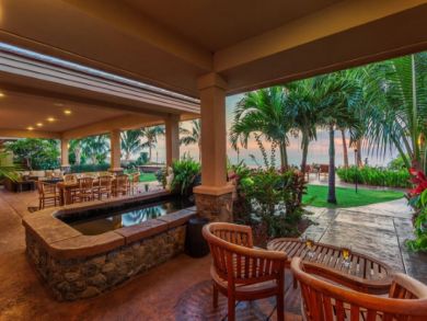 Luxury West Side  Vacation Home Sleeps Eight Guests