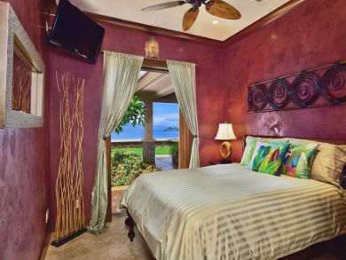 Luxury West Side  Vacation Home Sleeps Eight Guests