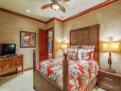 Luxury West Side  Vacation Home Sleeps Eight Guests