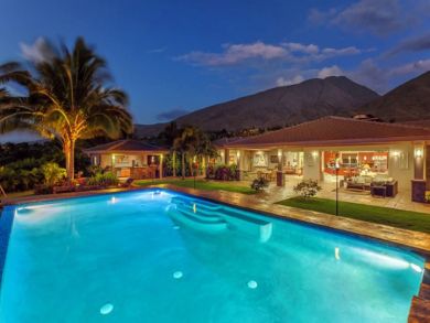 Luxury West Side  Vacation Home Sleeps Eight Guests