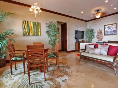 Luxury West Side  Vacation Home Sleeps Eight Guests