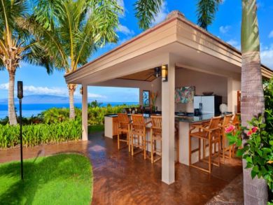 Luxury West Side  Vacation Home Sleeps Eight Guests