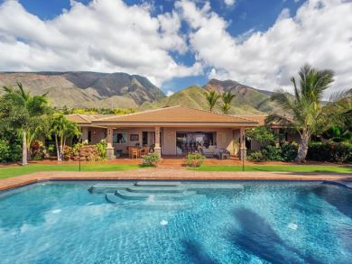 Luxury West Side  Vacation Home Sleeps Eight Guests