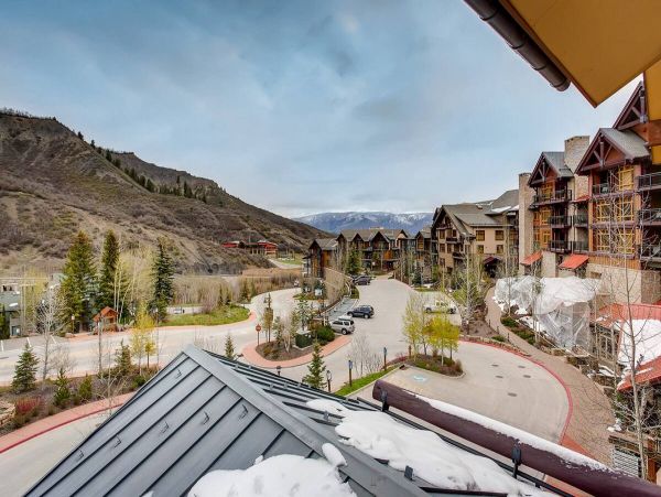 Two Bedroom Ski in Ski Out Vacation Condo in Snowmass