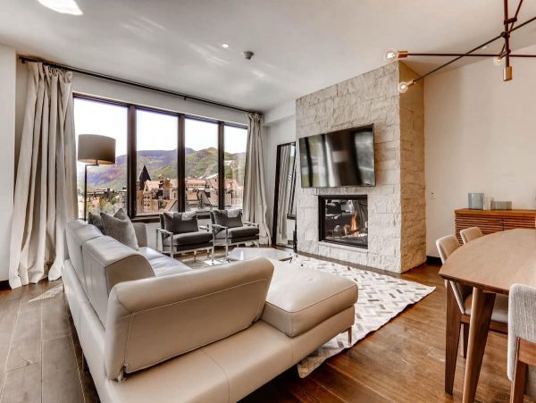 Luxury Lionshead Penthouse short walk to Gondola