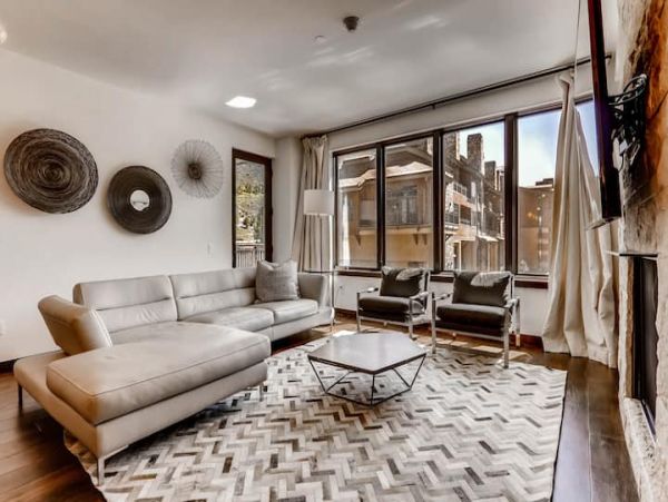 Luxury Lionshead Penthouse short walk to Gondola