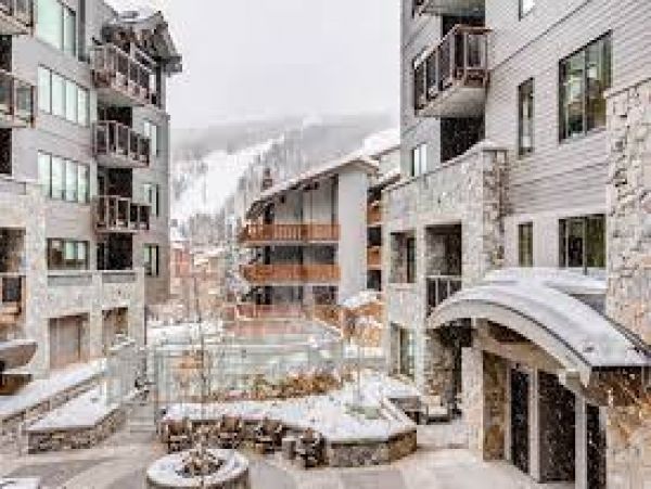 Luxury Lionshead Penthouse short walk to Gondola