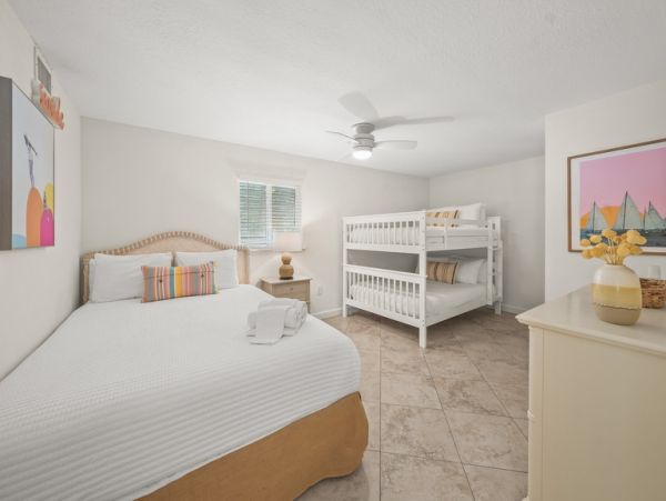 Chic Siesta Key Village Escape - Walk to Beach & Dining