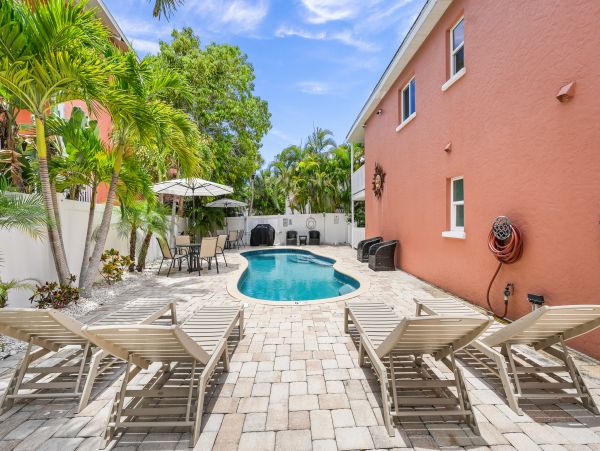 Chic Siesta Key Village Escape - Walk to Beach & Dining
