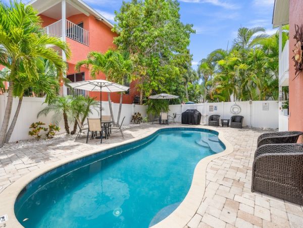 Chic Siesta Key Village Escape - Walk to Beach & Dining