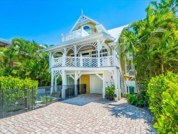 Luxury Anna Maria Vacation Home Sleeps Six Guests