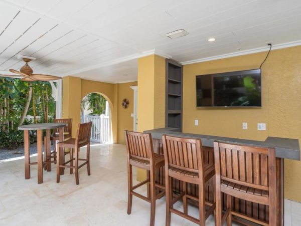 Luxury Anna Maria Vacation Home Sleeps Six Guests