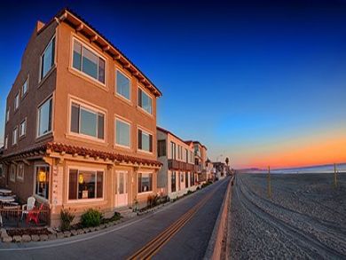 Oceanfront Vacation Condo in Mission Beach Sleeps 10 Guests Oceanfront Vacation Condo in Mission Beach Sleeps 10 Guests