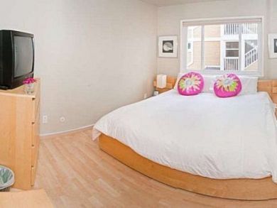 Oceanfront Vacation Condo in Mission Beach Sleeps 10 Guests Oceanfront Vacation Condo in Mission Beach Sleeps 10 Guests