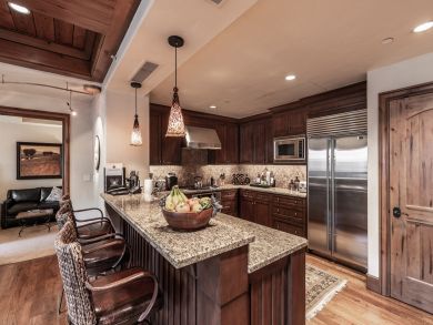 Avon Condo 925519