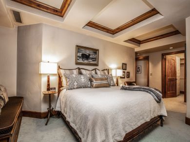 Avon Condo 925519