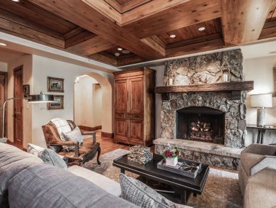 Avon Condo 925519