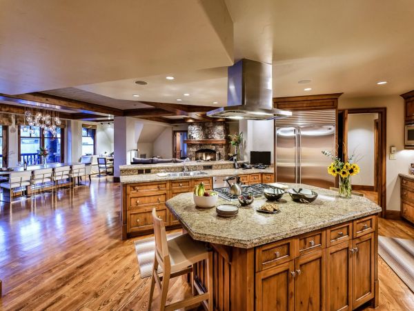 Luxury  Condo Four Bedroom Mountain Views