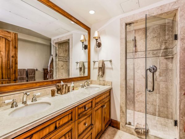 Luxury  Condo Four Bedroom Mountain Views