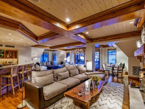 Luxury  Condo Four Bedroom Mountain Views