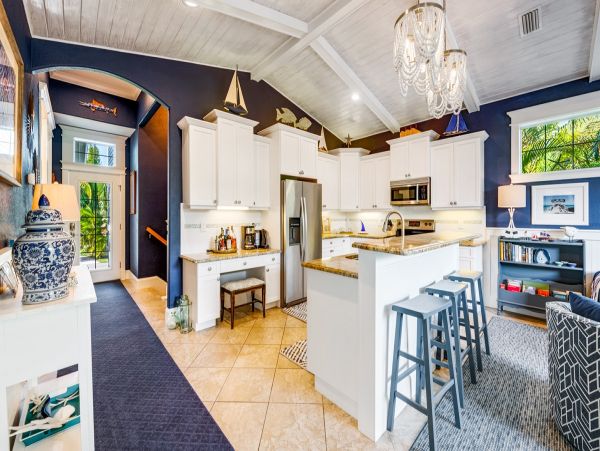 3 Bedroom Holmes Beach Vacation Home with Private Pool