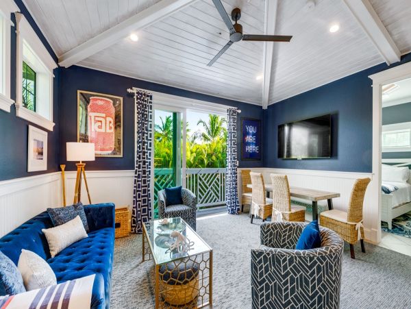 3 Bedroom Holmes Beach Vacation Home with Private Pool