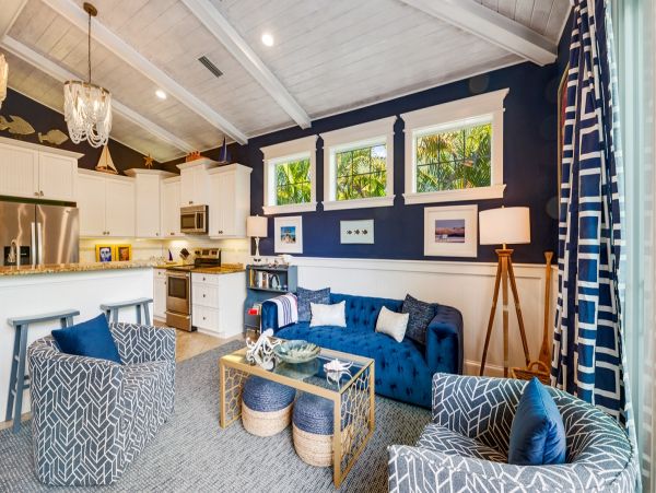 3 Bedroom Holmes Beach Vacation Home with Private Pool