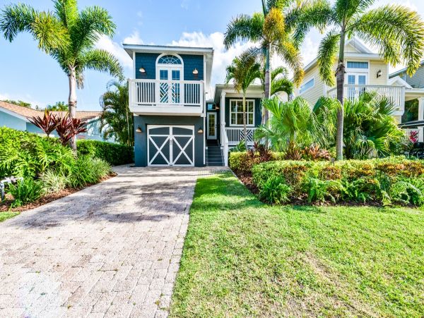 3 Bedroom Holmes Beach Vacation Home with Private Pool