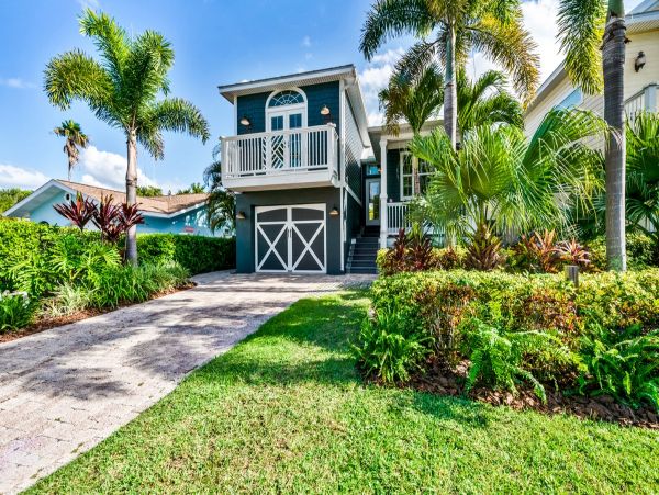 3 Bedroom Holmes Beach Vacation Home with Private Pool