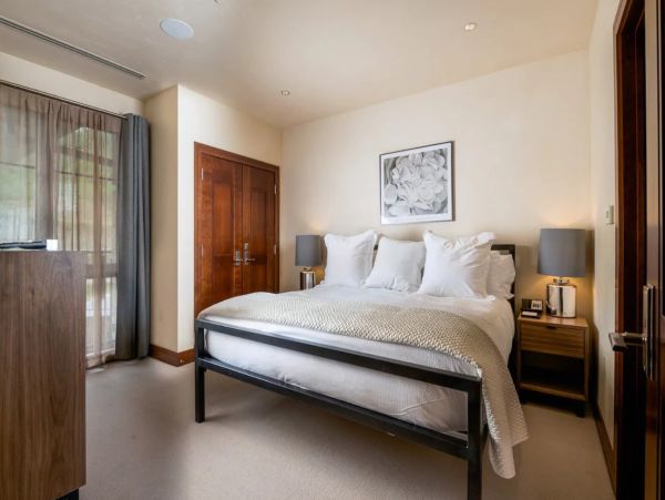 Two Bedroom Condo Plus Den in the Heart of Vail Village