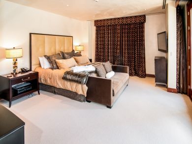 Luxury Vail Vacation Condo Sleeps Eight Guests