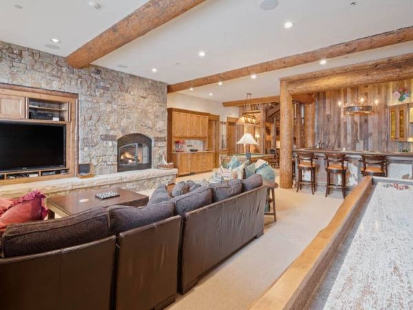 Ski In Ski Out Luxury Six Bedroom Vacation Rental