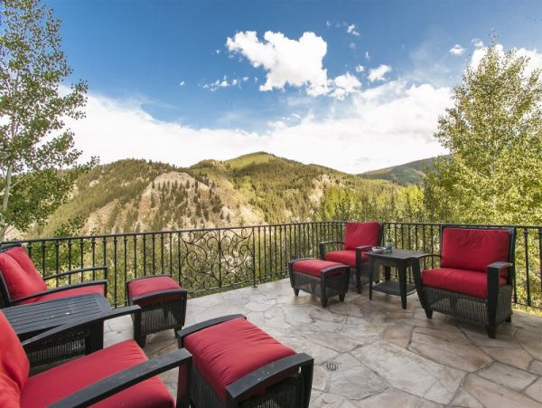 Avon 5 Bedroom Mountain View Vacation Home