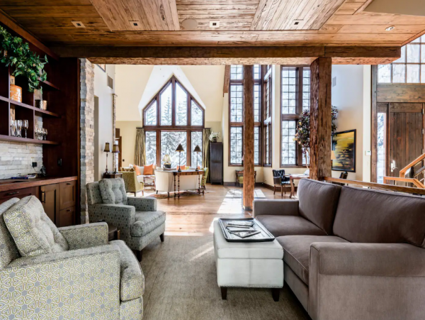 Modern Mountain 5 Bedroom Luxury Vacation Home