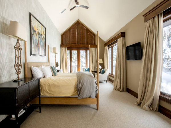 Modern Mountain 5 Bedroom Luxury Vacation Home