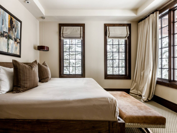 Modern Mountain 5 Bedroom Luxury Vacation Home