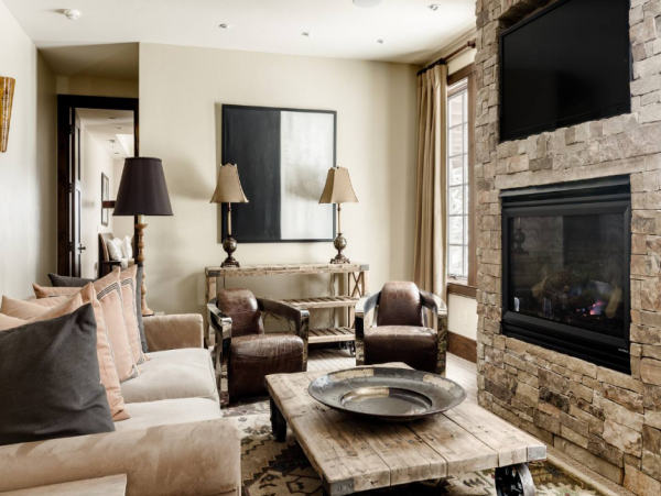Modern Mountain 5 Bedroom Luxury Vacation Home