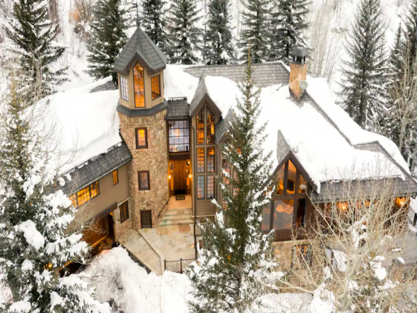 Modern Mountain 5 Bedroom Luxury Vacation Home