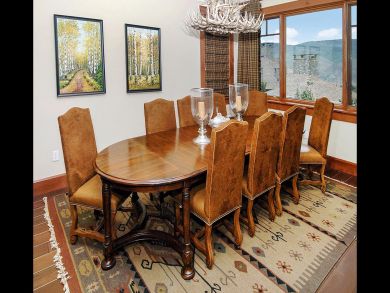 Avon Condo 925653