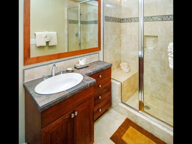 Avon Condo 925653